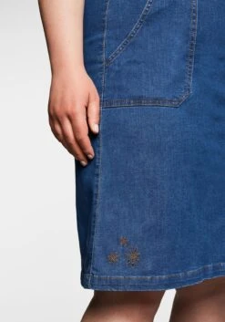 Sheego Stretch-Jeansrock In A-Linie Mit Blütenstickerei 15 Sheego Stretch-Jeansrock In A-Linie Mit Blütenstickerei -Sommertraum Mode 13230400327 045HT 00 SH