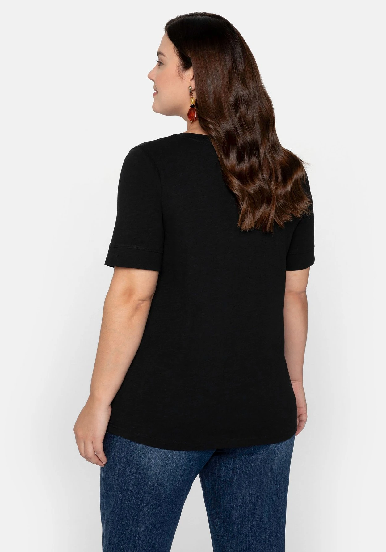 Sheego T-Shirt Mit Gesteppter Falte Vorn, Aus Jersey 4 Sheego T-Shirt Mit Gesteppter Falte Vorn, Aus Jersey – Bild 2