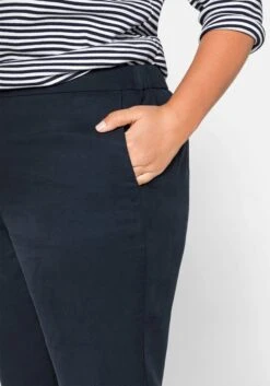 Sheego Gerade Hose Mit Seitenschlitzen Aus TENCEL™ Lyocell 16 Sheego Gerade Hose Mit Seitenschlitzen Aus TENCEL™ Lyocell -Sommertraum Mode 13859400035 03PCD 02 SH