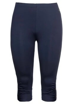 Sheego Caprileggings Mit Raffung Und Deko-Knöpfen Am Saum 13 Sheego Caprileggings Mit Raffung Und Deko-Knöpfen Am Saum -Sommertraum Mode 13867500018 03WK3 00 SH