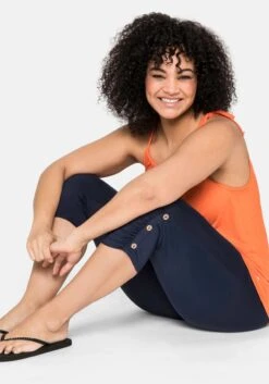 Sheego Caprileggings Mit Raffung Und Deko-Knöpfen Am Saum 16 Sheego Caprileggings Mit Raffung Und Deko-Knöpfen Am Saum -Sommertraum Mode 13867500018 03WK6 02 SH