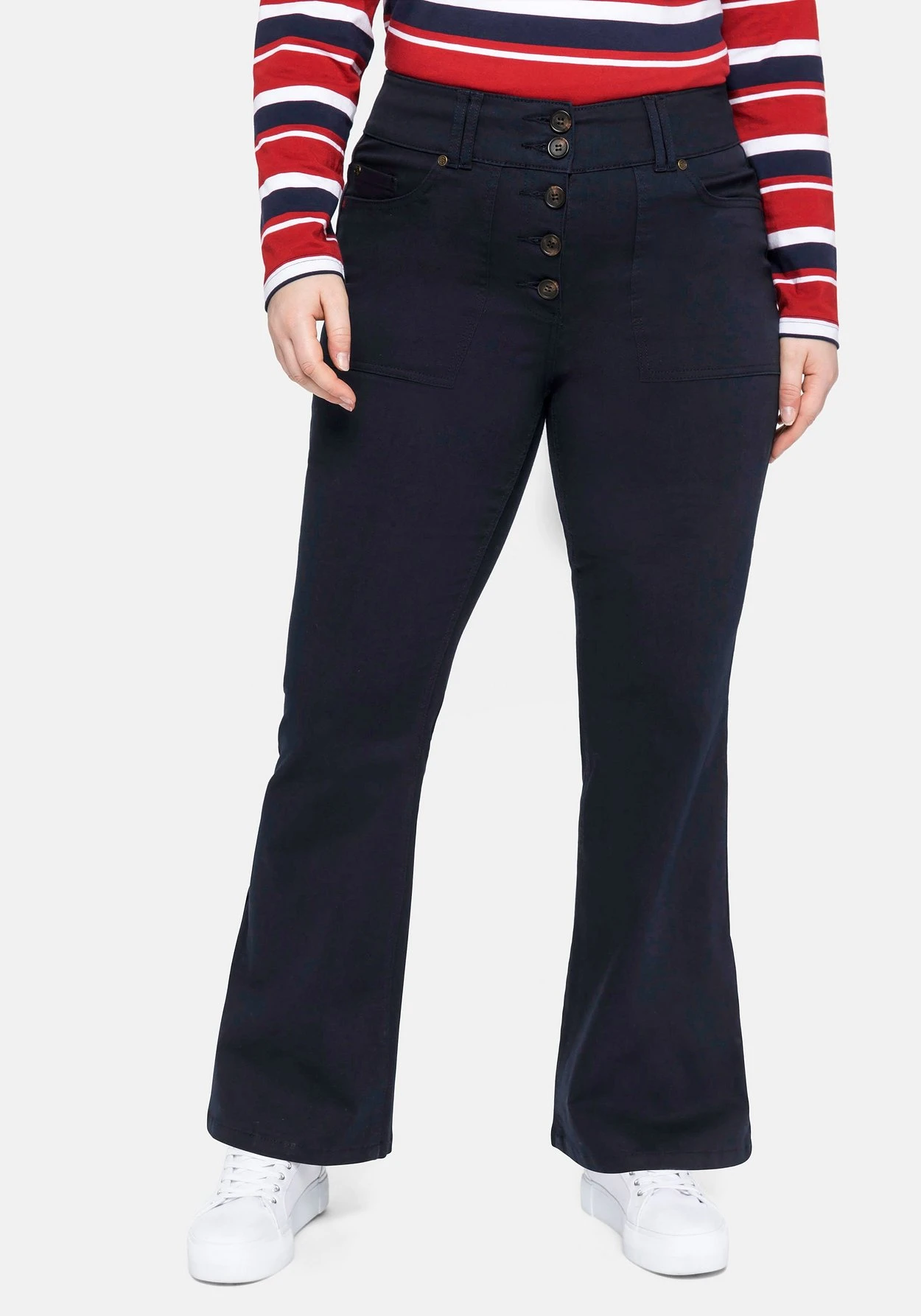 Sheego Bootcut-Hose Mit Markanter Knopfleiste 3 Sheego Bootcut-Hose Mit Markanter Knopfleiste