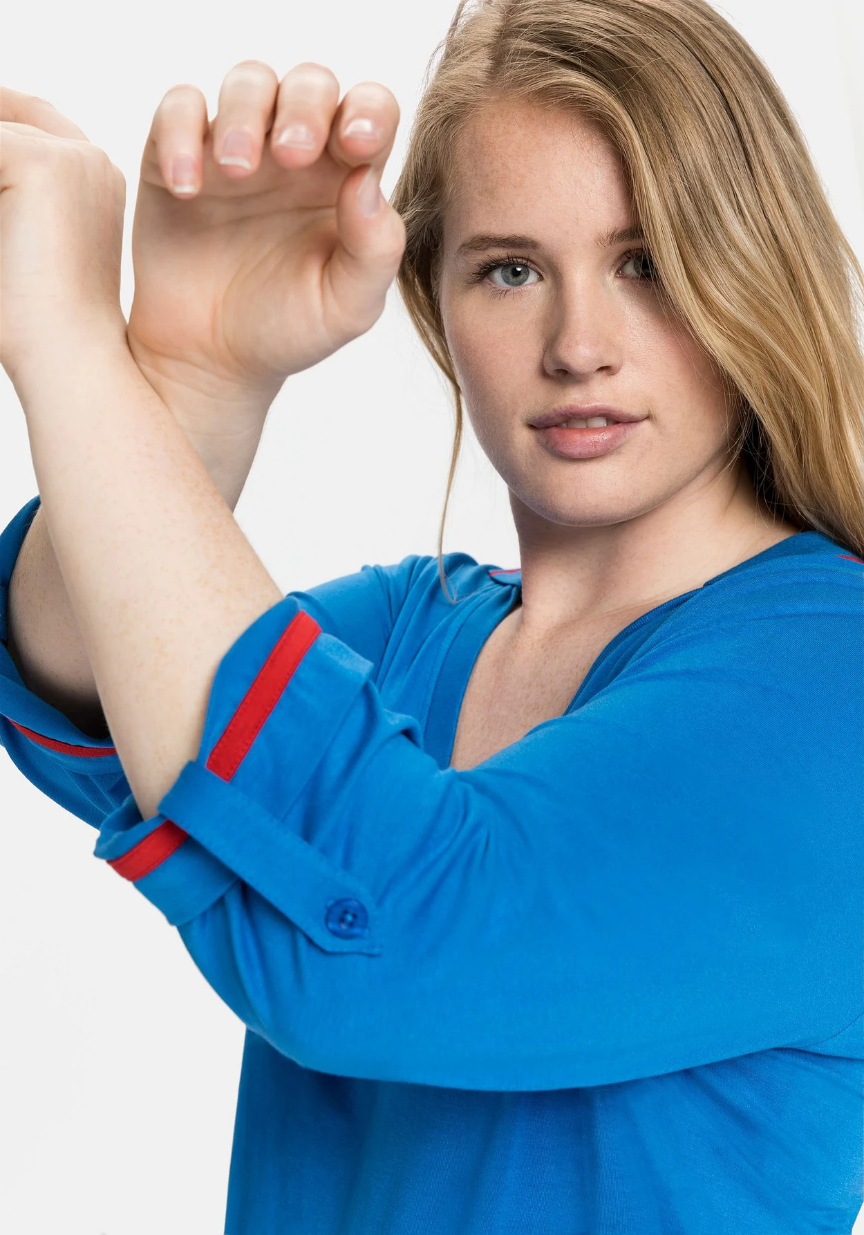 Sheego Poloshirt Mit Farbigen Akzenten Und 7/8-Ärmel 7 Sheego Poloshirt Mit Farbigen Akzenten Und 7/8-Ärmel – Bild 5