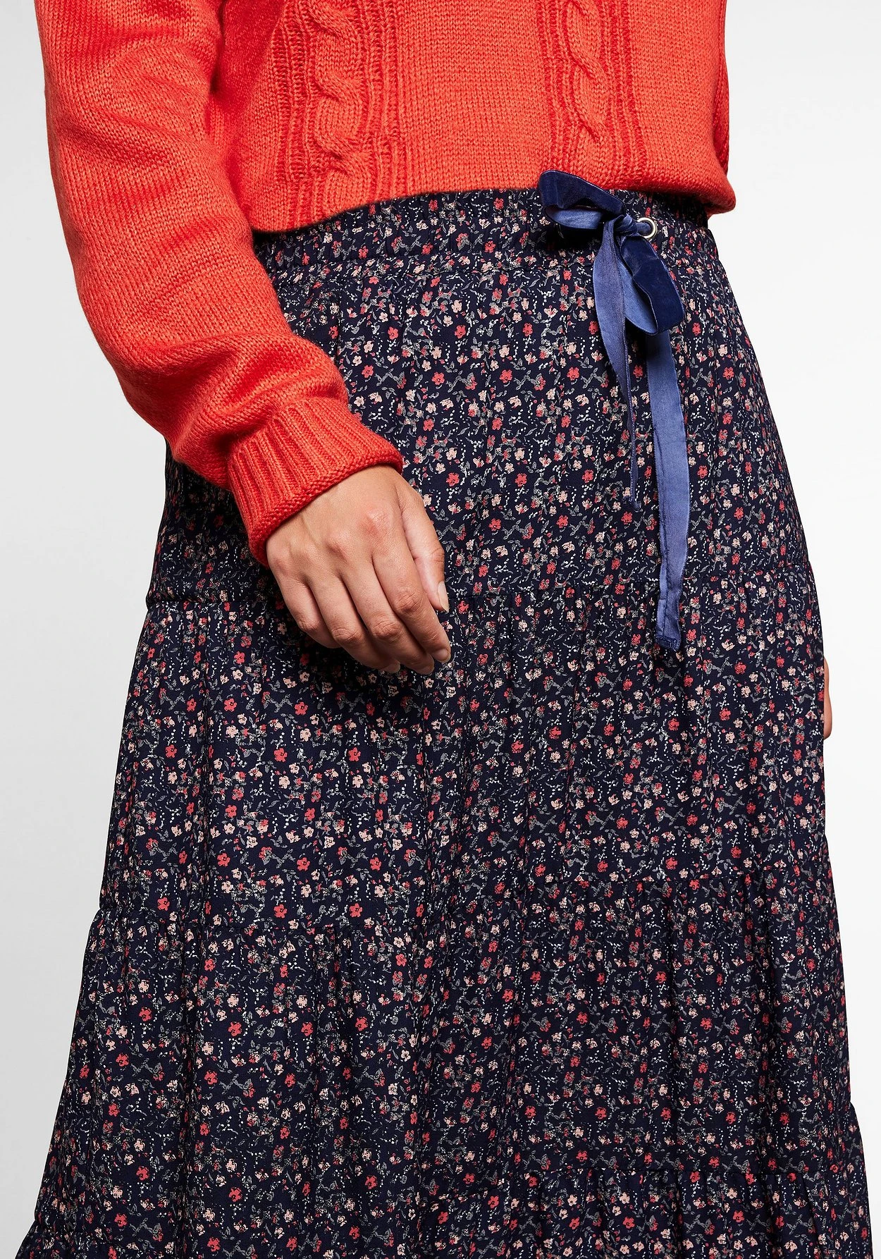 Sheego Bahnenrock Mit Alloverdruck, In Maxilänge 8 Sheego Bahnenrock Mit Alloverdruck, In Maxilänge – Bild 6