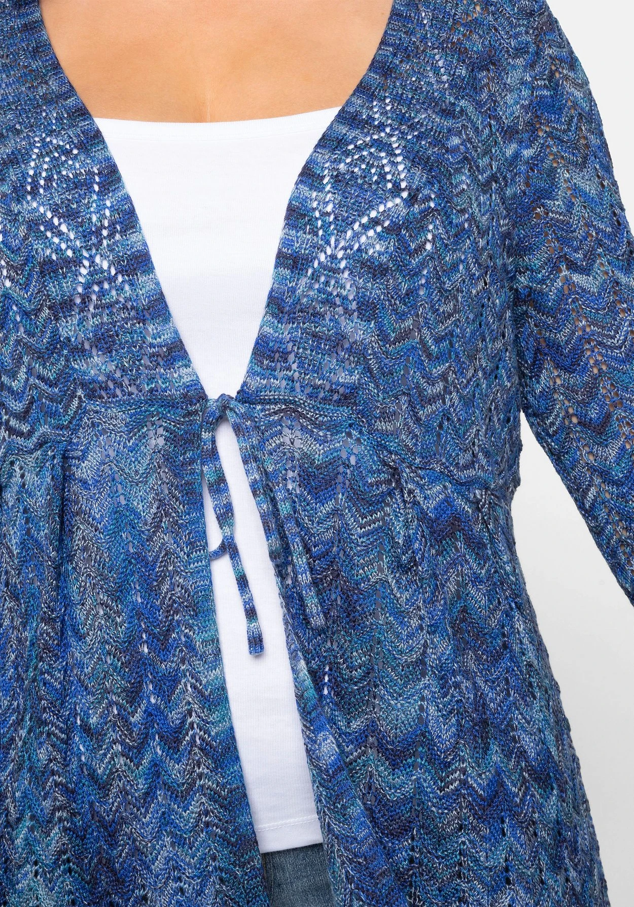 Ajourstrick-Cardigan Mit Wellensaumkante 7 Ajourstrick-Cardigan Mit Wellensaumkante – Bild 5