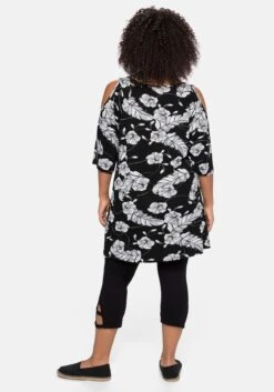 Sheego Strandset Aus Longshirt Und Caprileggings 12 Sheego Strandset Aus Longshirt Und Caprileggings -Sommertraum Mode 14231500404 04A0T 02 SH