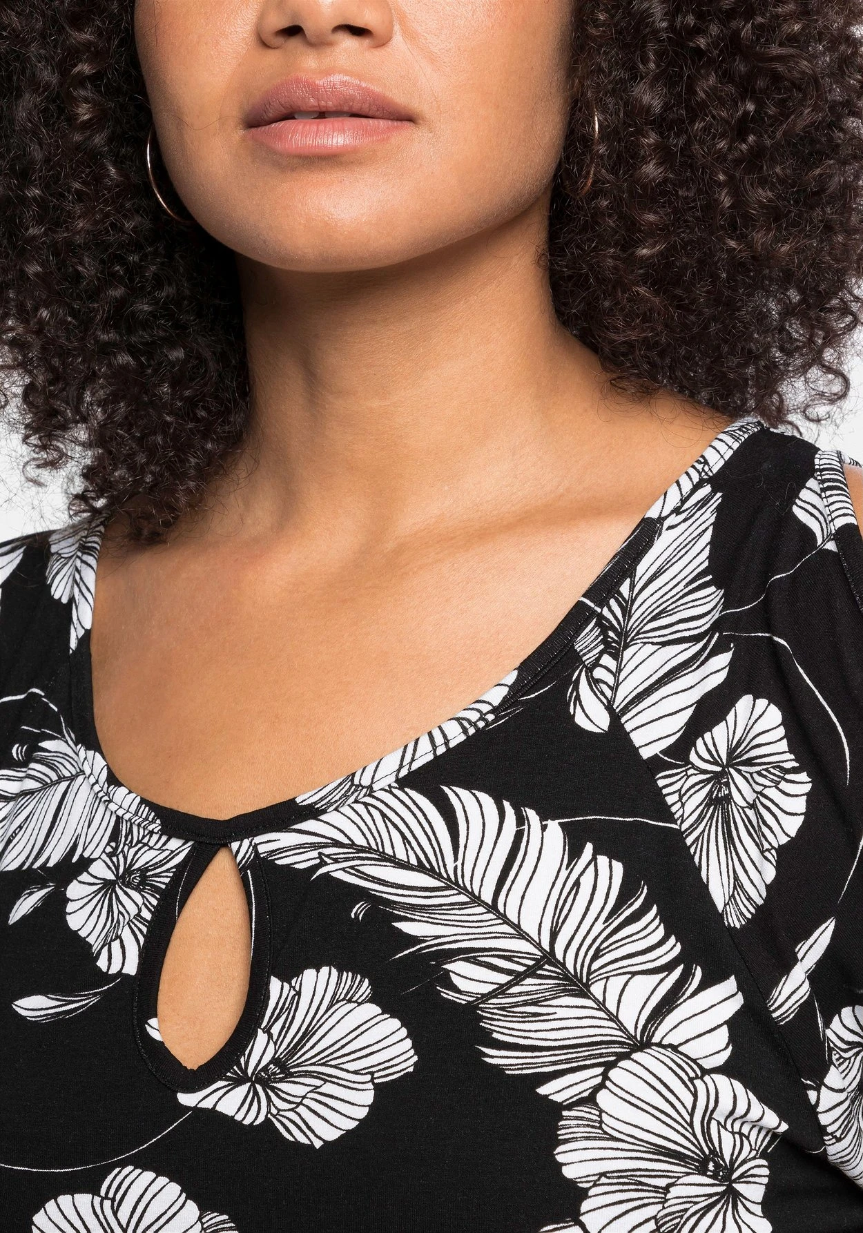 Sheego Strandset Aus Longshirt Und Caprileggings 9 Sheego Strandset Aus Longshirt Und Caprileggings – Bild 7