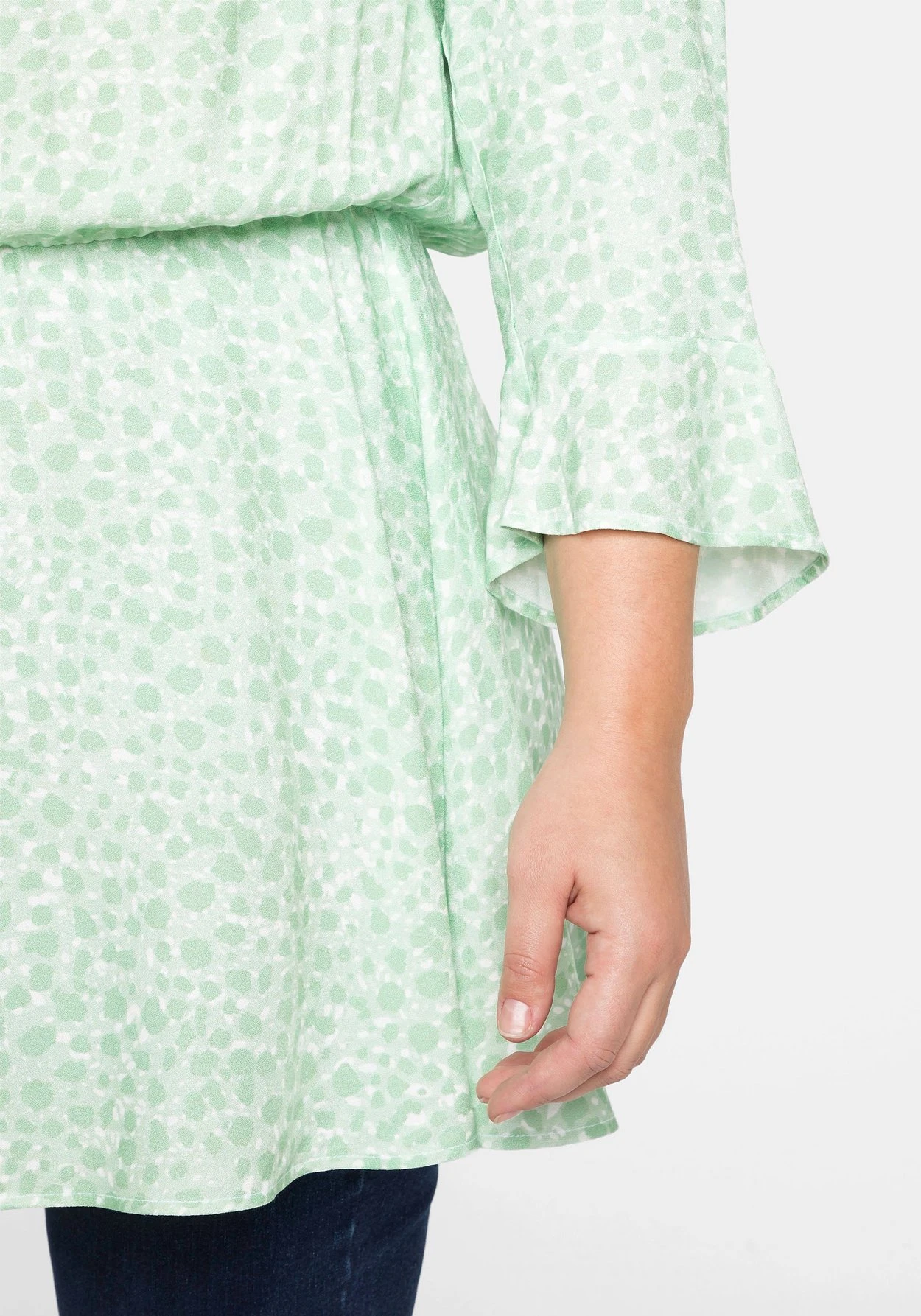 Sheego Tunika Mit 3/4-Volantärmeln Und Taillengummizug 8 Sheego Tunika Mit 3/4-Volantärmeln Und Taillengummizug – Bild 6