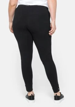 Sheego Leggings In Ankle-Länge, Mit Knopf-Detail Am Saum 12 Sheego Leggings In Ankle-Länge, Mit Knopf-Detail Am Saum -Sommertraum Mode 14422700289 04D69 00 SH