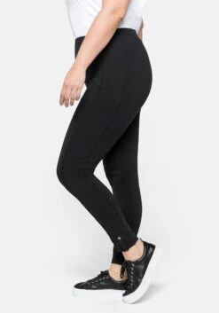 Sheego Leggings In Ankle-Länge, Mit Knopf-Detail Am Saum 11 Sheego Leggings In Ankle-Länge, Mit Knopf-Detail Am Saum -Sommertraum Mode 14422700289 04D6G 00 SH