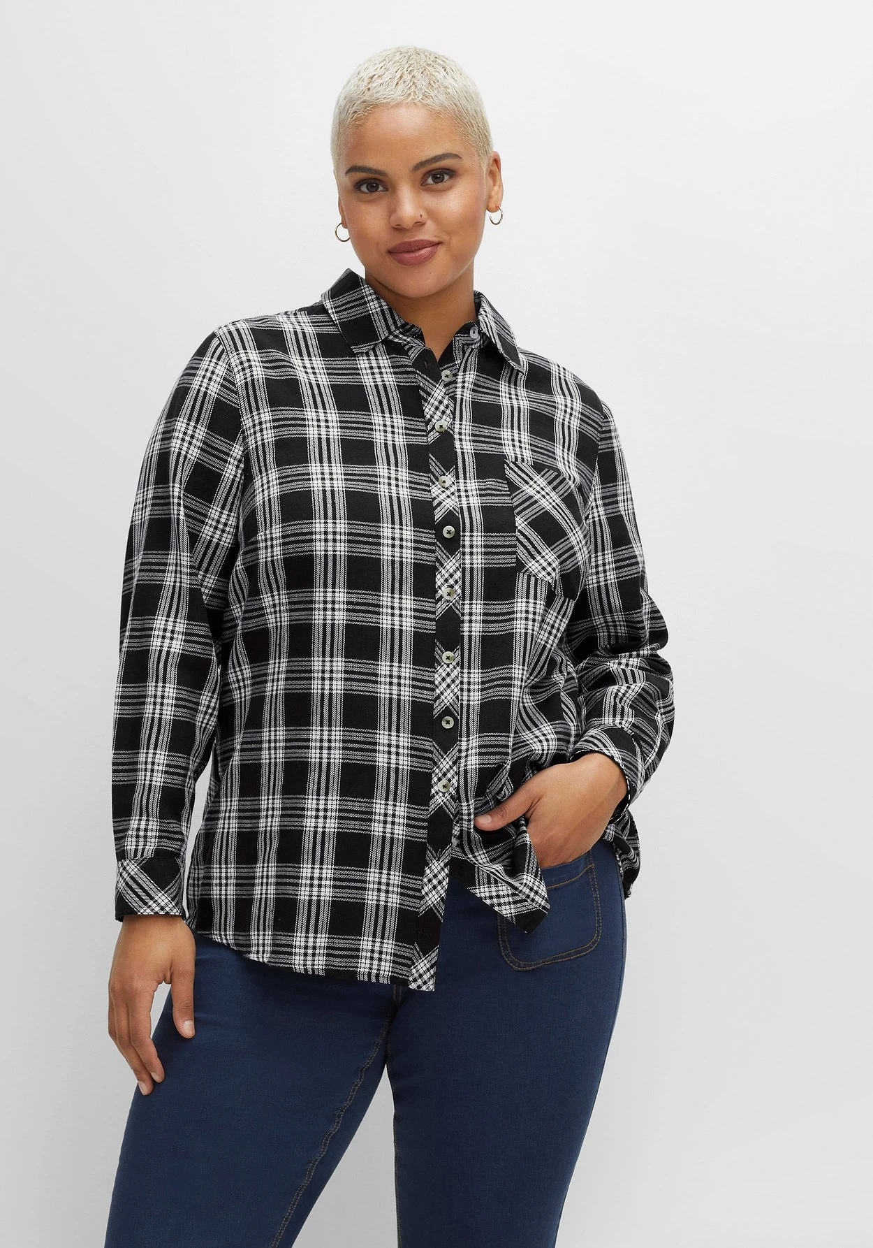 Hemdbluse Im Karomuster Mit Brusttasche 3 Hemdbluse Im Karomuster Mit Brusttasche