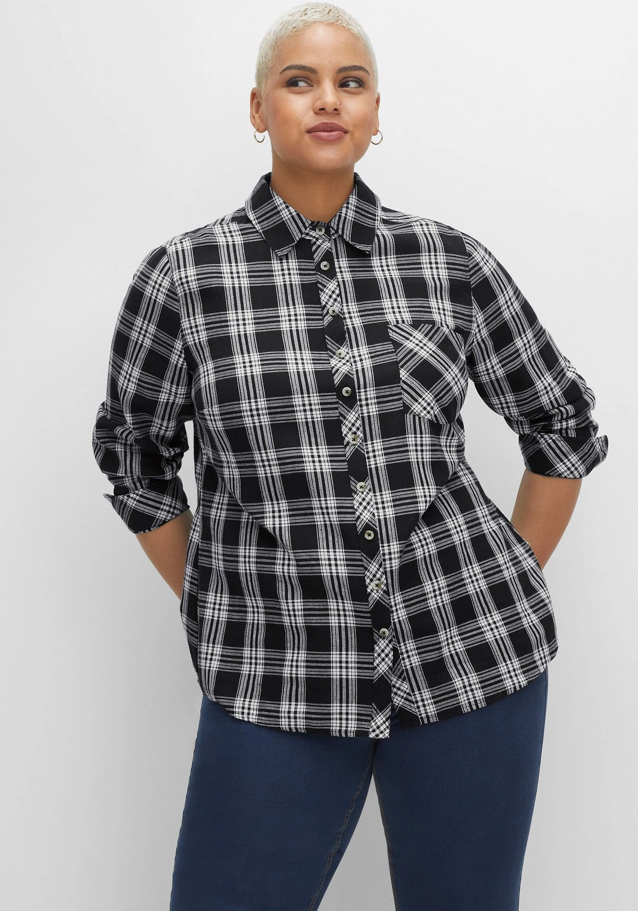 Hemdbluse Im Karomuster Mit Brusttasche 7 Hemdbluse Im Karomuster Mit Brusttasche – Bild 5