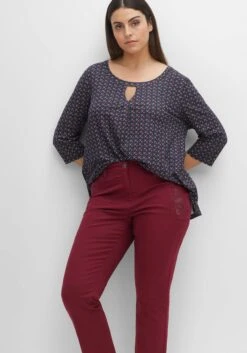 Sheego Gerade Twillhose Mit Dezenter Blumenstickerei 17 Sheego Gerade Twillhose Mit Dezenter Blumenstickerei -Sommertraum Mode 14506400265 04G5A 02 SH