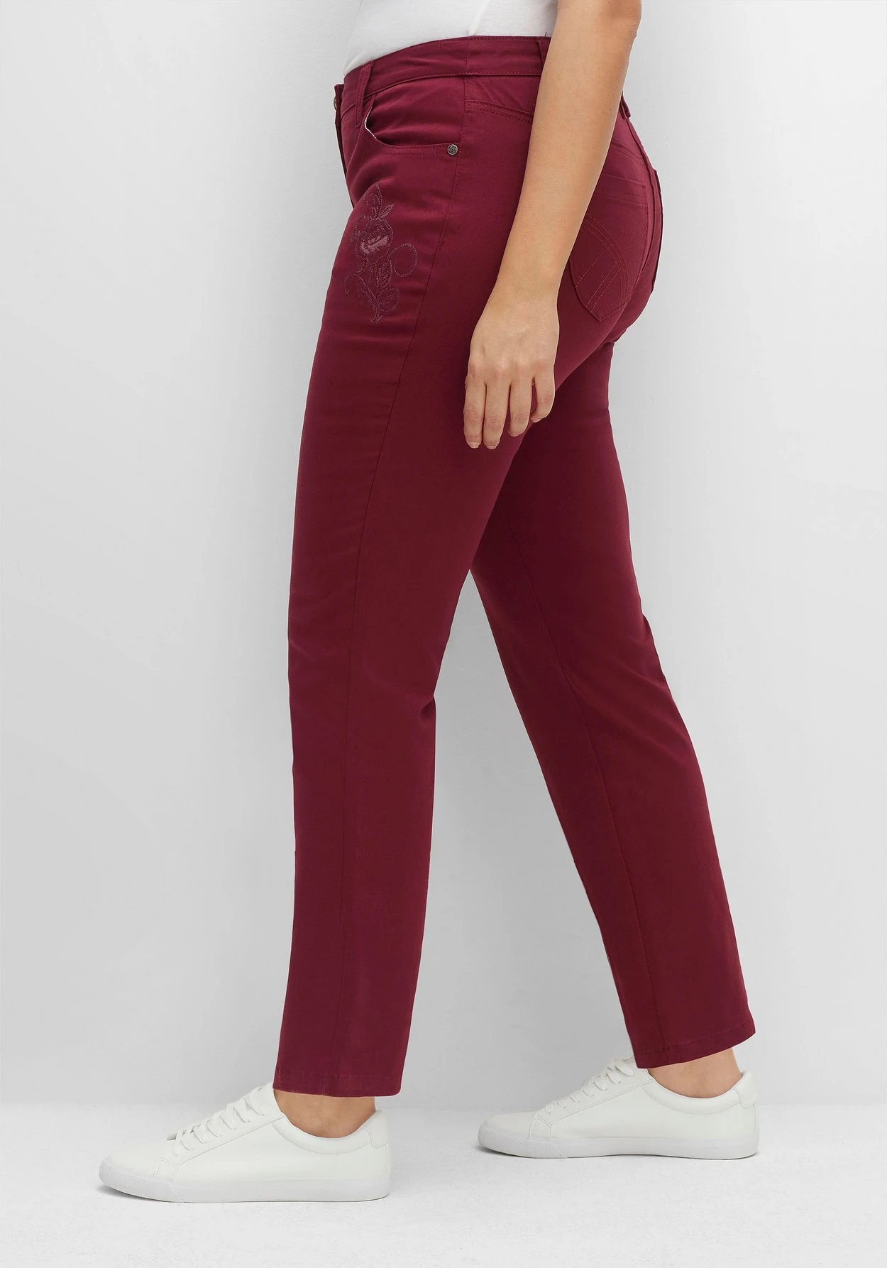 Sheego Gerade Twillhose Mit Dezenter Blumenstickerei 4 Sheego Gerade Twillhose Mit Dezenter Blumenstickerei – Bild 2