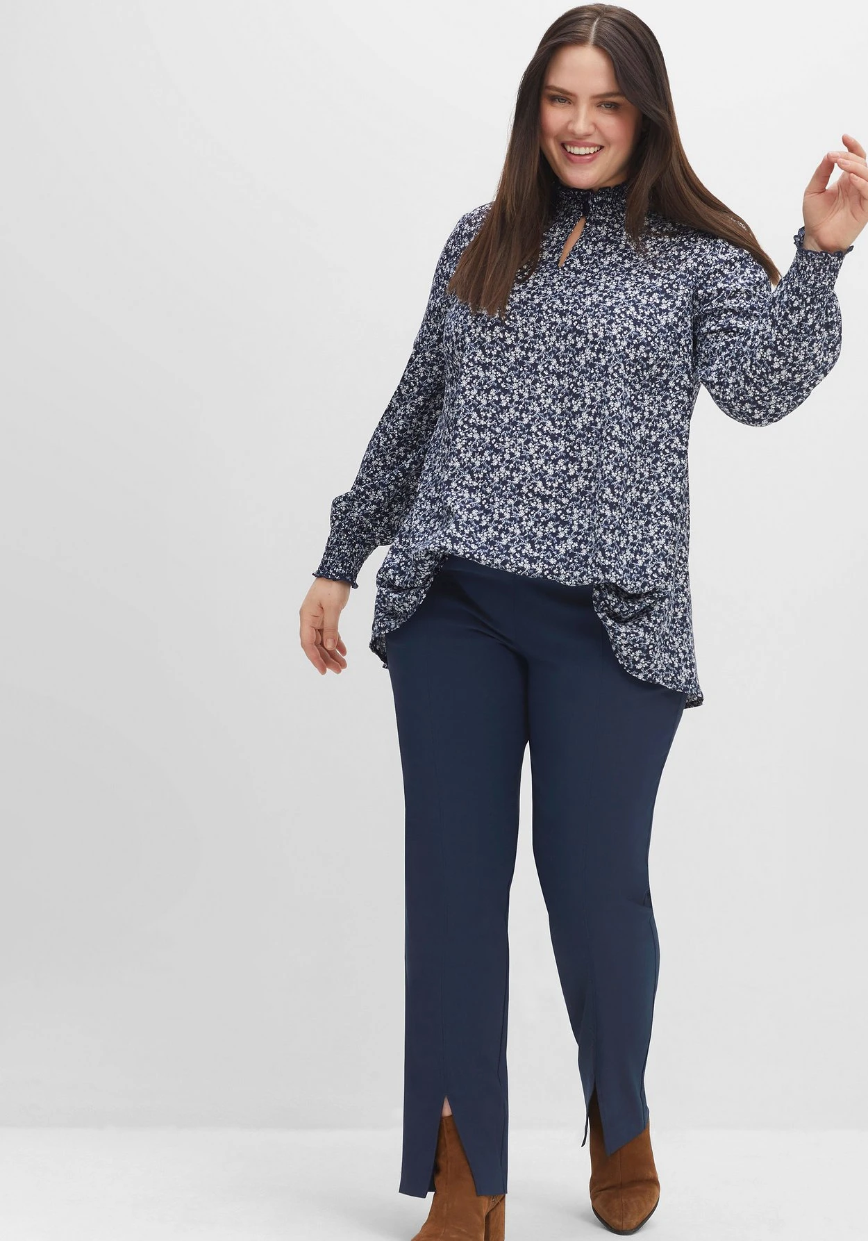 Sheego Bengalin-Hose Mit Schlitzen Vorn Am Saum 10 Sheego Bengalin-Hose Mit Schlitzen Vorn Am Saum – Bild 8