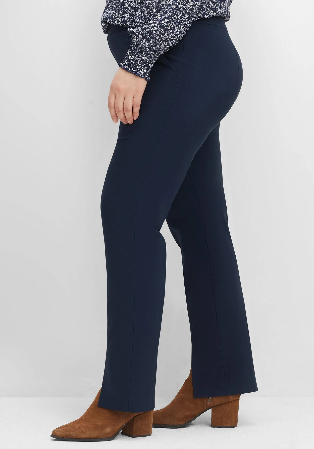 Sheego Bengalin-Hose Mit Schlitzen Vorn Am Saum 4 Sheego Bengalin-Hose Mit Schlitzen Vorn Am Saum – Bild 2