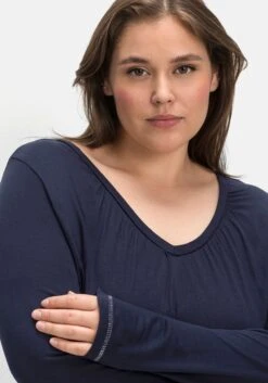 Sheego Langarmshirt Mit Angekräuseltem V-Ausschnitt -Sommertraum Mode 14555700018 04J1W 02 SH