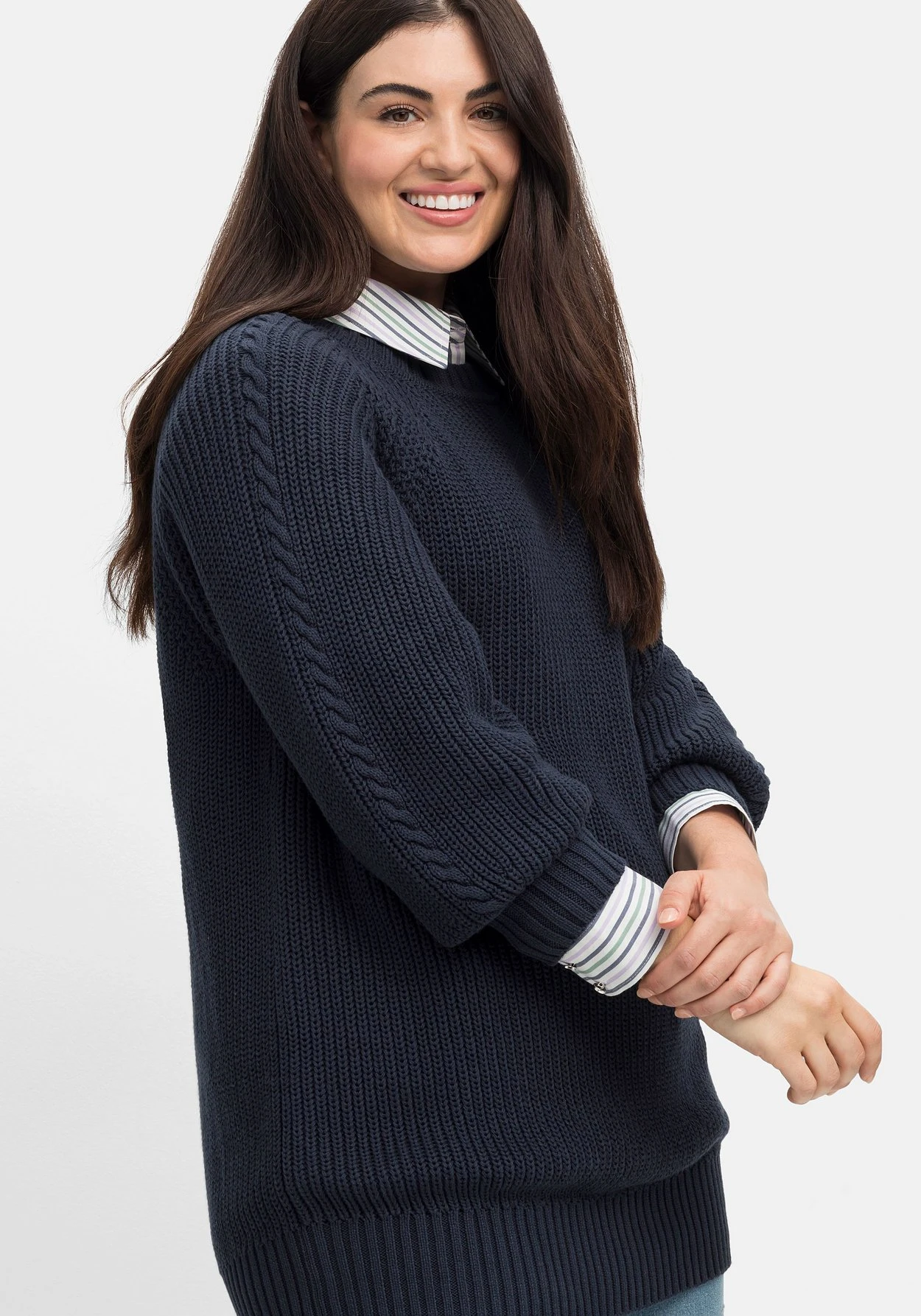 Sheego Pullover In Perlfangstruktur, Mit Zopfmuster 8 Sheego Pullover In Perlfangstruktur, Mit Zopfmuster – Bild 6