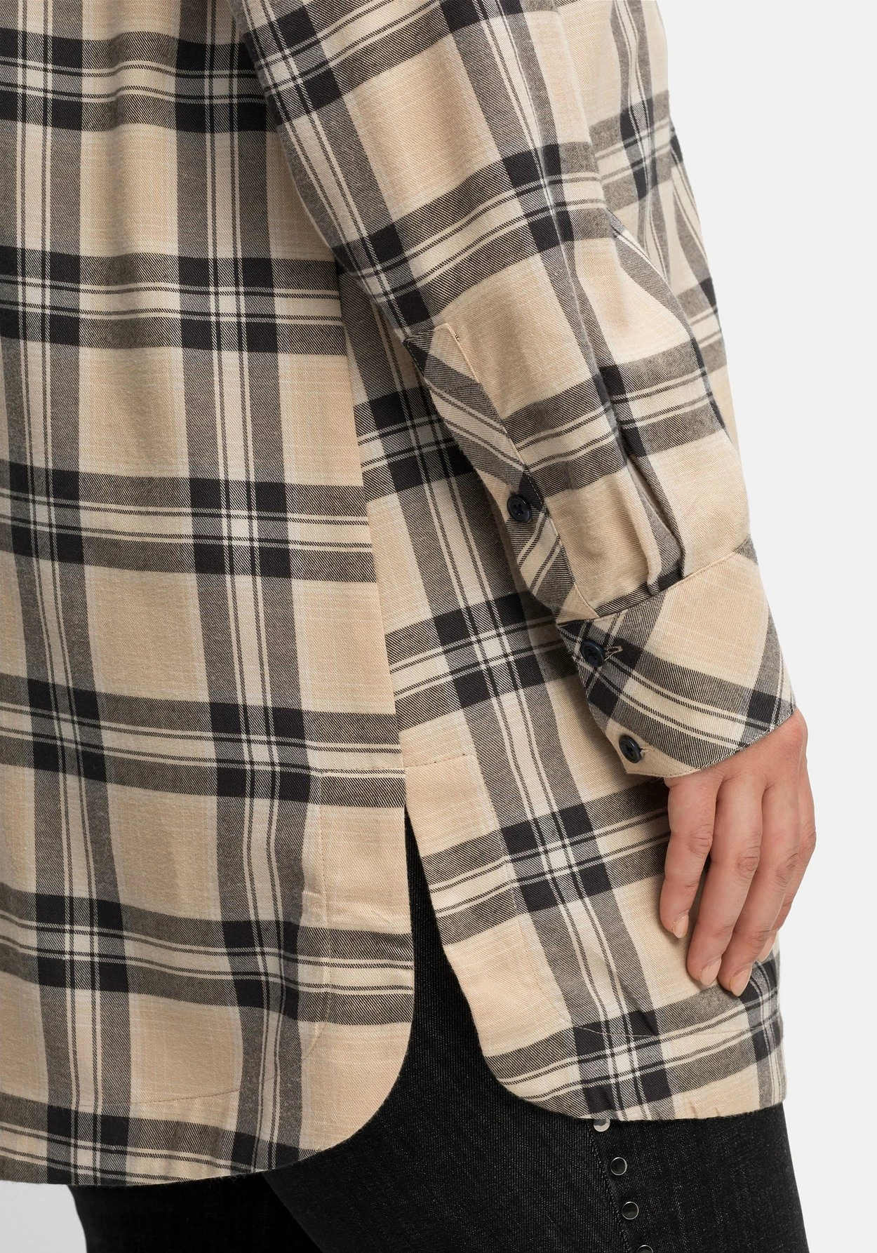 Sheego Hemdbluse Mit Karomuster, In Längerer A-Linie 7 Sheego Hemdbluse Mit Karomuster, In Längerer A-Linie – Bild 5