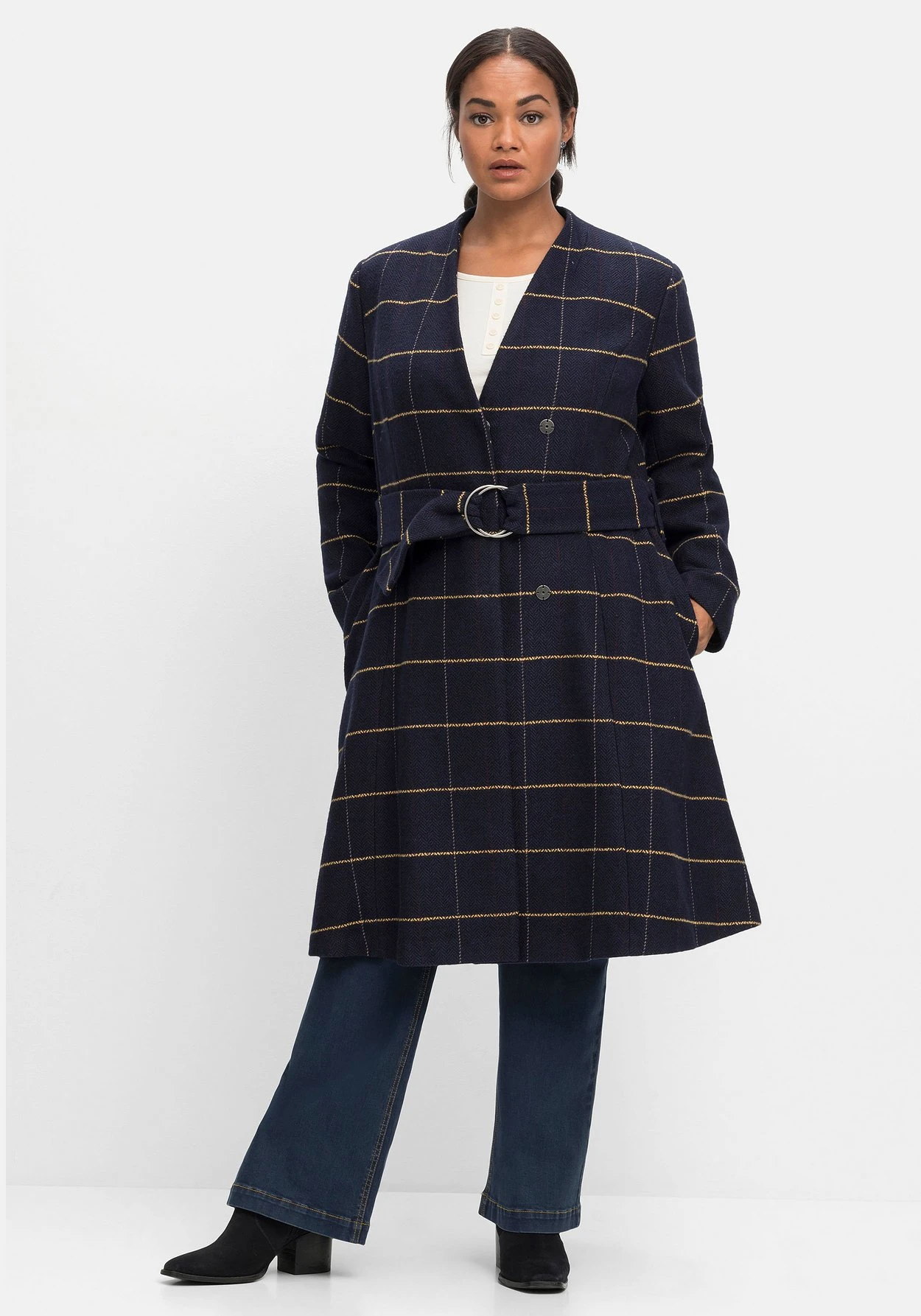 Mantel Mit Bindegürtel, In Karo-Optik 7 Mantel Mit Bindegürtel, In Karo-Optik – Bild 5
