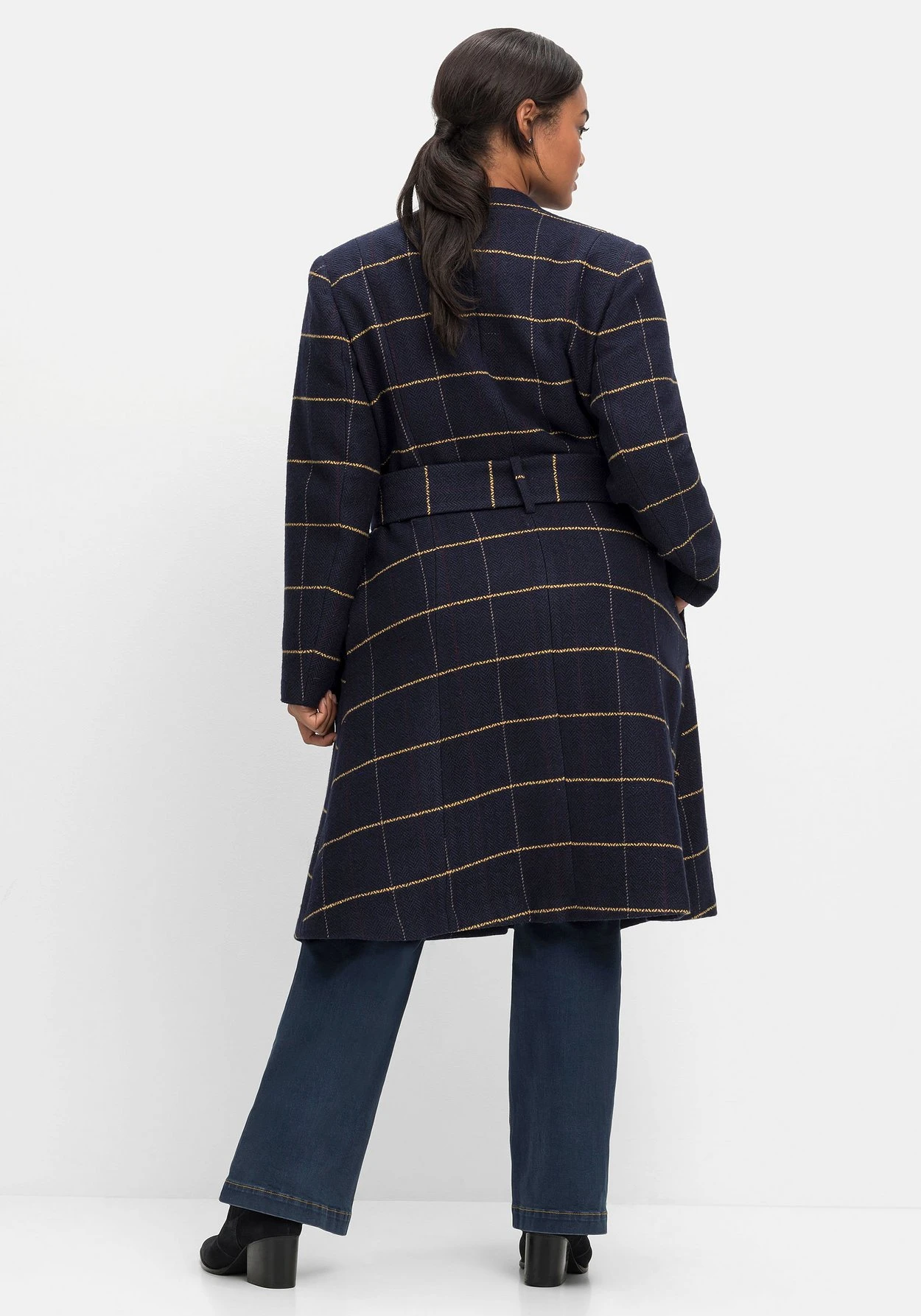 Mantel Mit Bindegürtel, In Karo-Optik 5 Mantel Mit Bindegürtel, In Karo-Optik – Bild 3
