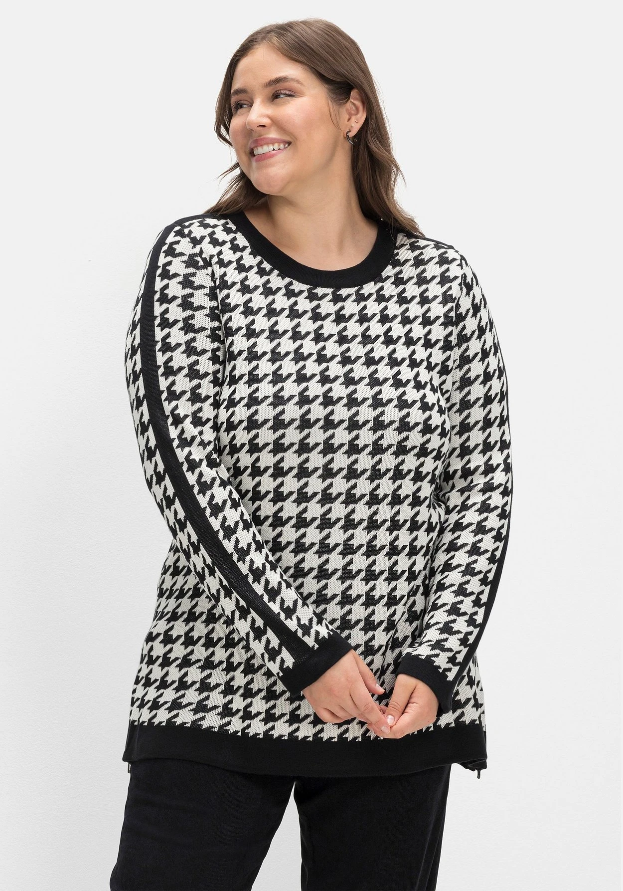 Sheego Pullover Mit U-Boot-Ausschnitt, Im Hahnentrittmuster 3 Sheego Pullover Mit U-Boot-Ausschnitt, Im Hahnentrittmuster