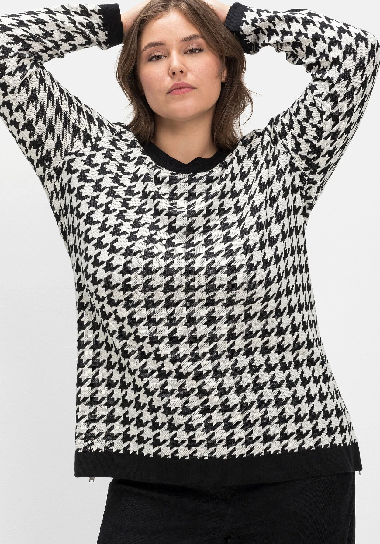 Sheego Pullover Mit U-Boot-Ausschnitt, Im Hahnentrittmuster 8 Sheego Pullover Mit U-Boot-Ausschnitt, Im Hahnentrittmuster – Bild 6