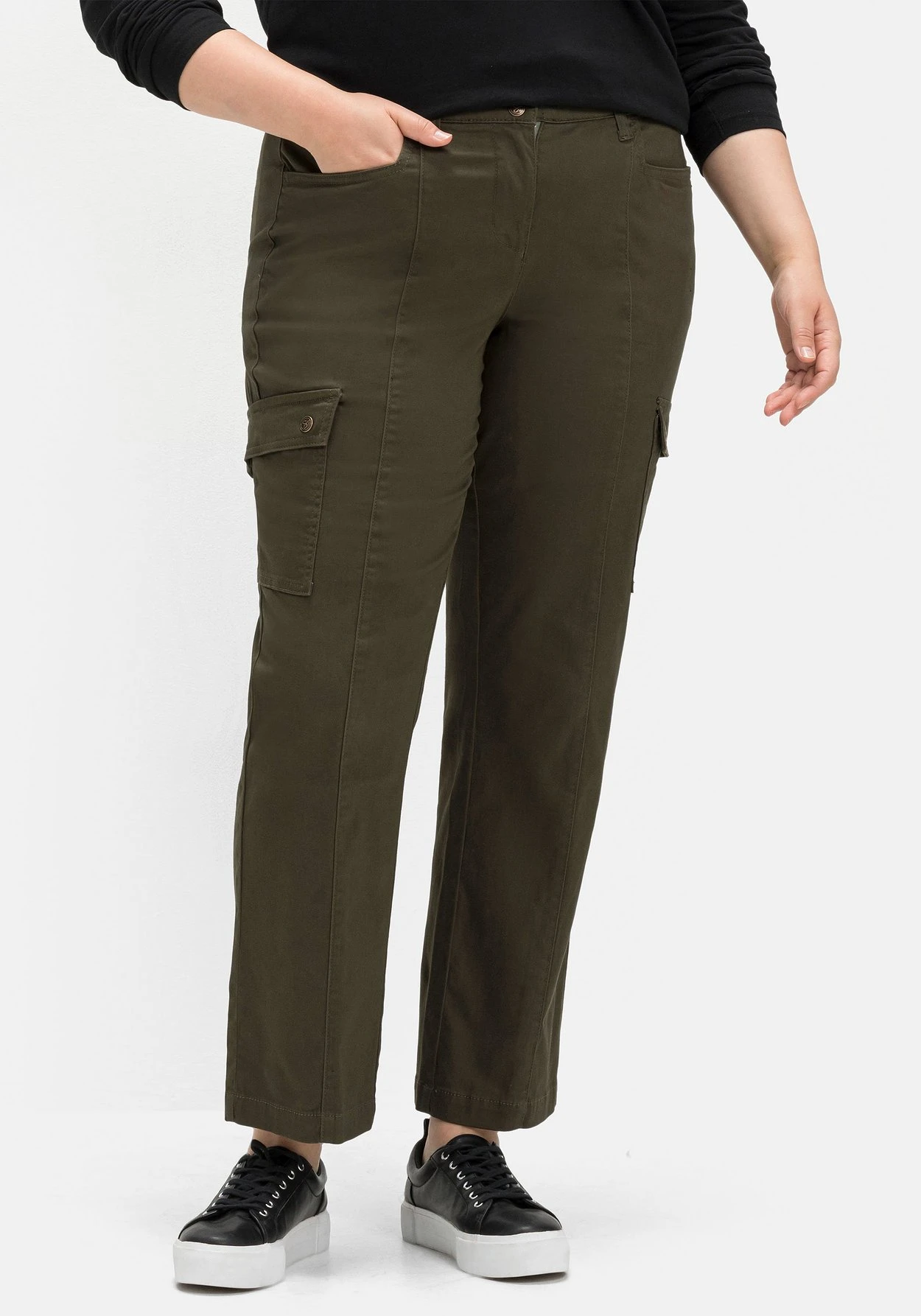 Sheego Cargohose Mit Teilgummibund, Leicht Glänzend 3 Sheego Cargohose Mit Teilgummibund, Leicht Glänzend