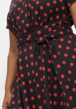 Gepunktetes Kleid Mit Herzausschnitt Und Taillenband -Sommertraum Mode 14706901491 04MF5 02 SH