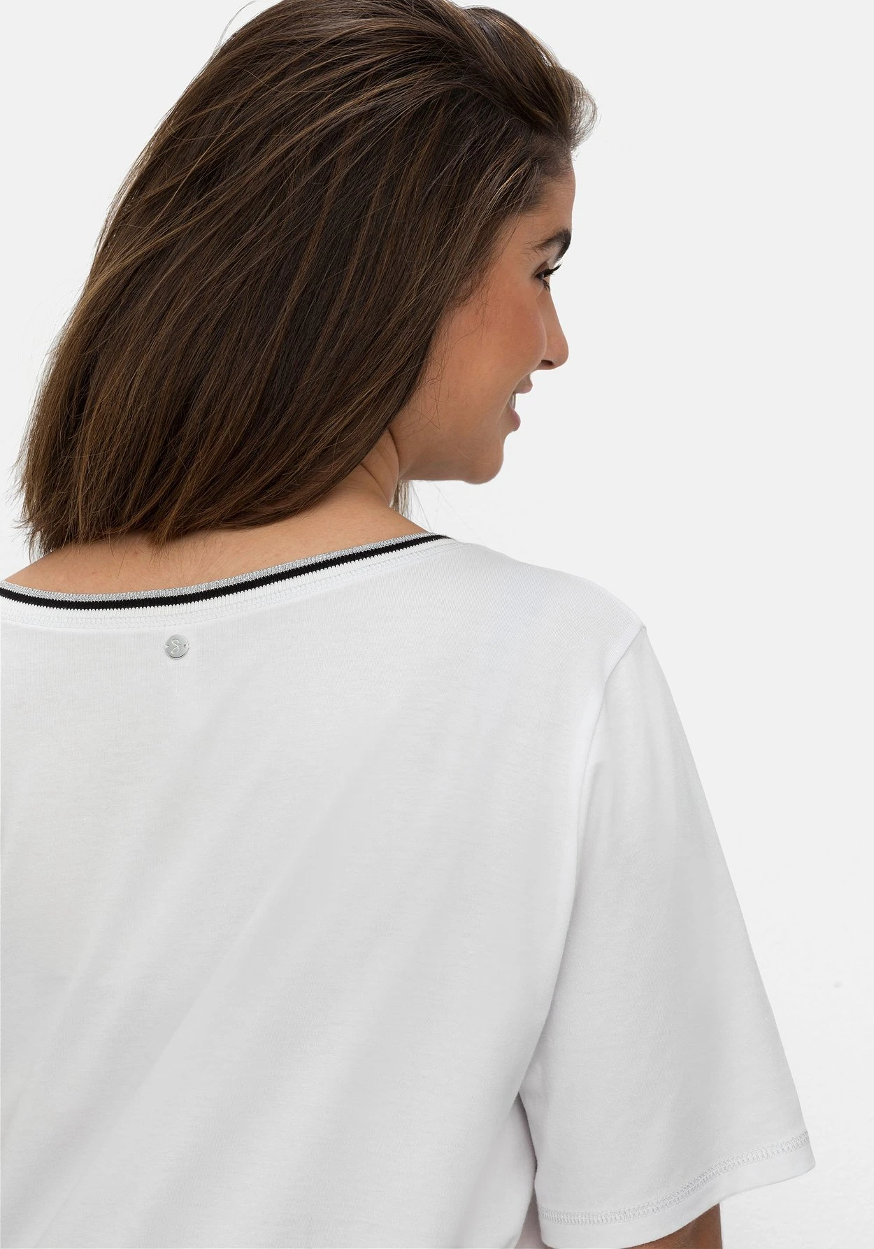 Sheego Shirt Mit Foliendruck Vorn, In Leichter A-Form 7 Sheego Shirt Mit Foliendruck Vorn, In Leichter A-Form – Bild 5