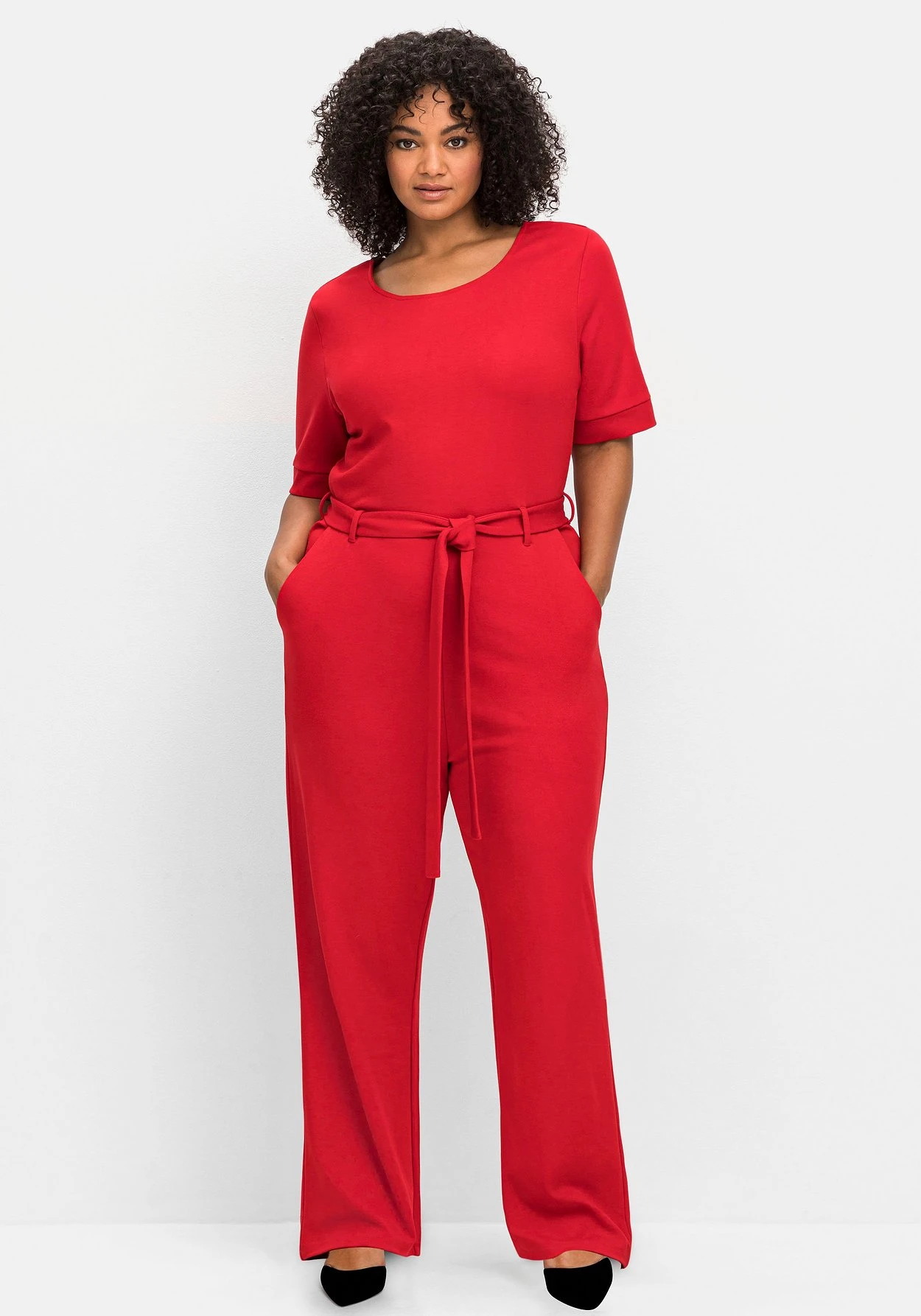 Jumpsuit Mit Bindegürtel Und Weitem Bein 3 Jumpsuit Mit Bindegürtel Und Weitem Bein