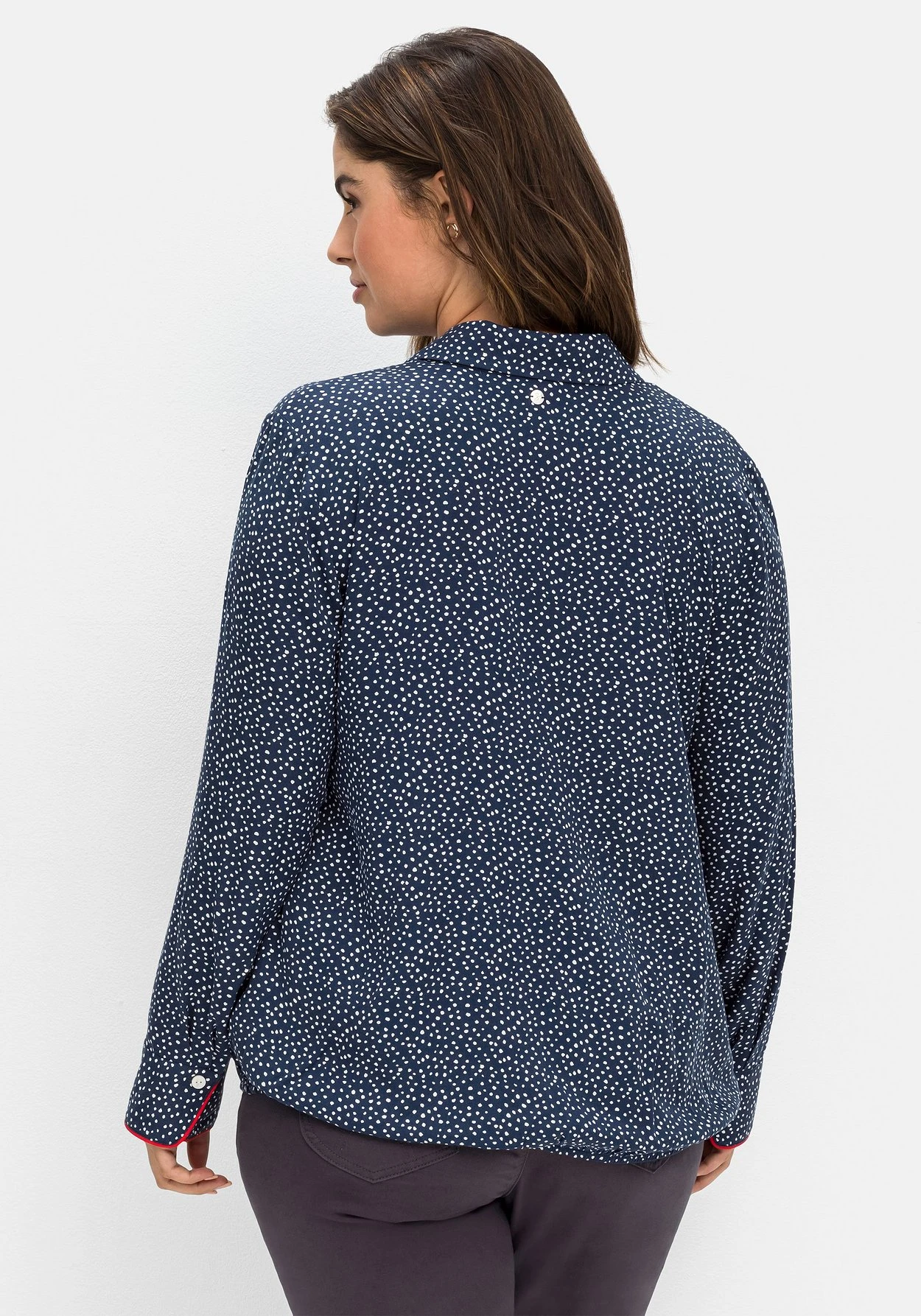 Sheego Tunika Mit Tupfenprint, In Wickeloptik 4 Sheego Tunika Mit Tupfenprint, In Wickeloptik – Bild 2