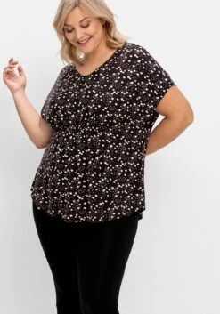 Sheego Strandshirt Mit Alloverprint Und V-Ausschnitt 13 Sheego Strandshirt Mit Alloverprint Und V-Ausschnitt -Sommertraum Mode 14786402172 04NN8 02 SH