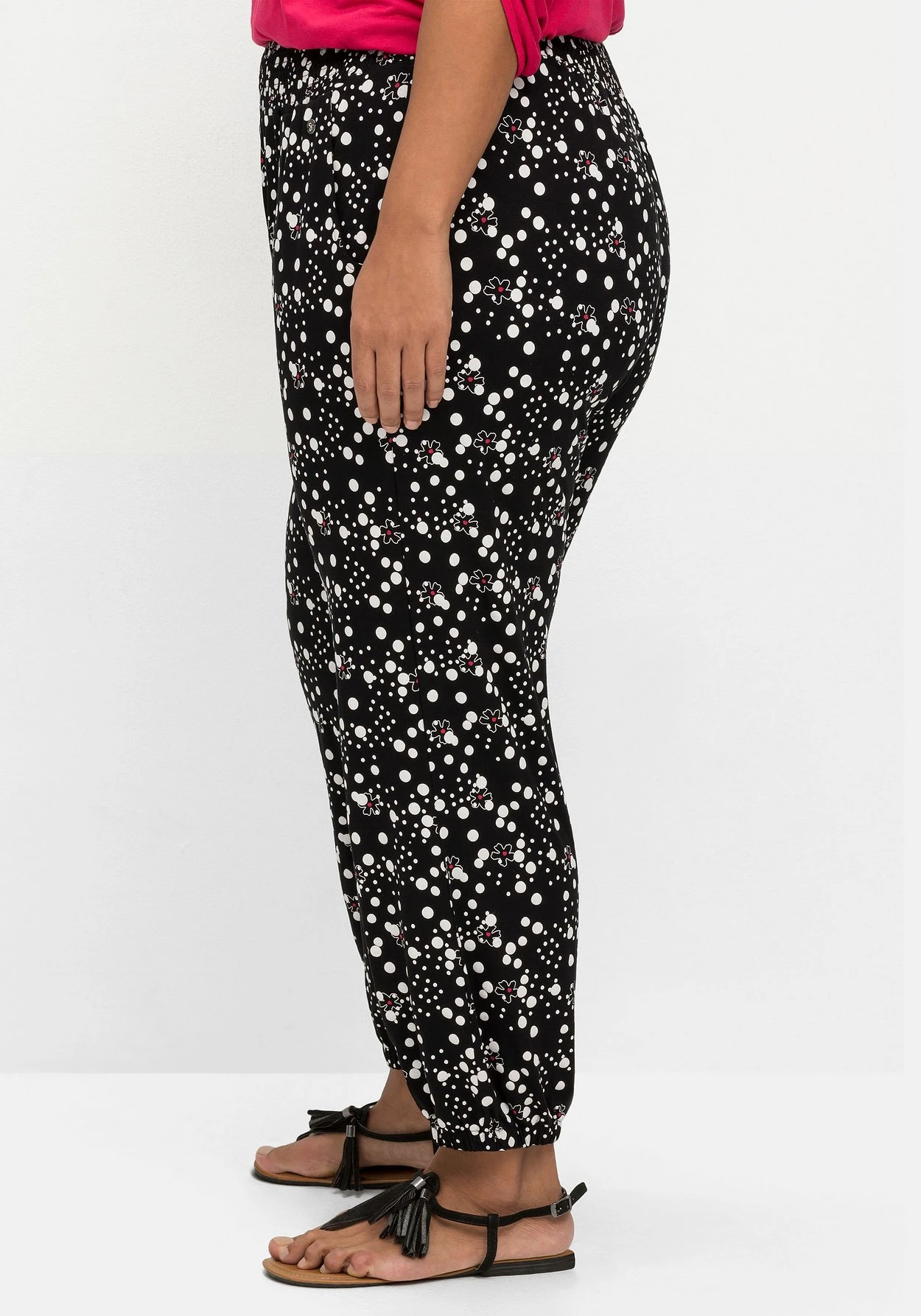 Sheego Strandhose Mit Alloverdruck Und Gesmoktem Bund 4 Sheego Strandhose Mit Alloverdruck Und Gesmoktem Bund – Bild 2