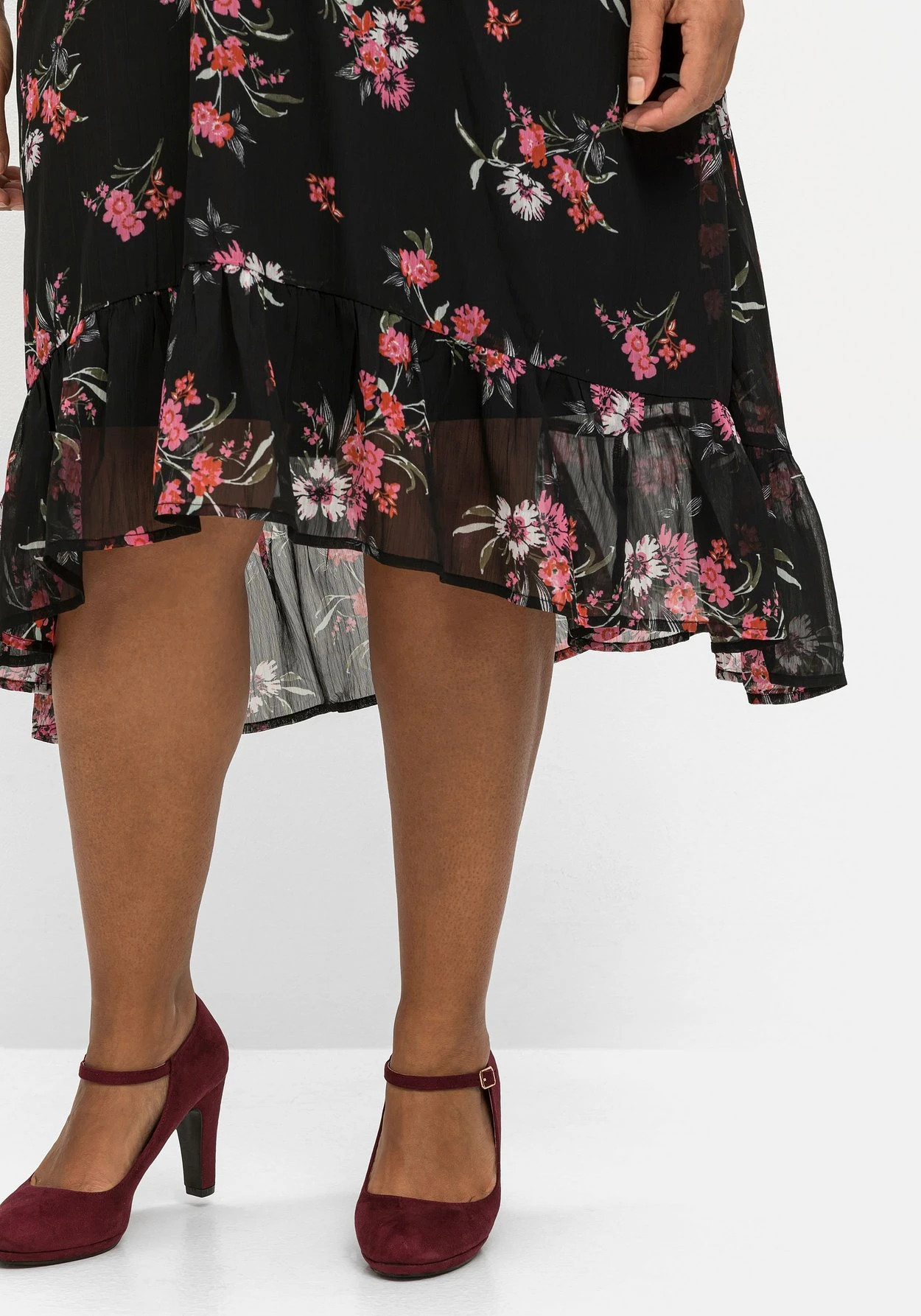 Chiffonkleid Mit Blumendruck Und Flügelärmeln 7 Chiffonkleid Mit Blumendruck Und Flügelärmeln – Bild 5