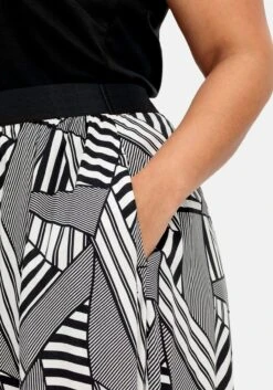 Sheego Midirock Mit Grafischem Muster Und Kontrastbund 15 Sheego Midirock Mit Grafischem Muster Und Kontrastbund -Sommertraum Mode 14824301491 04PMX 02 SH