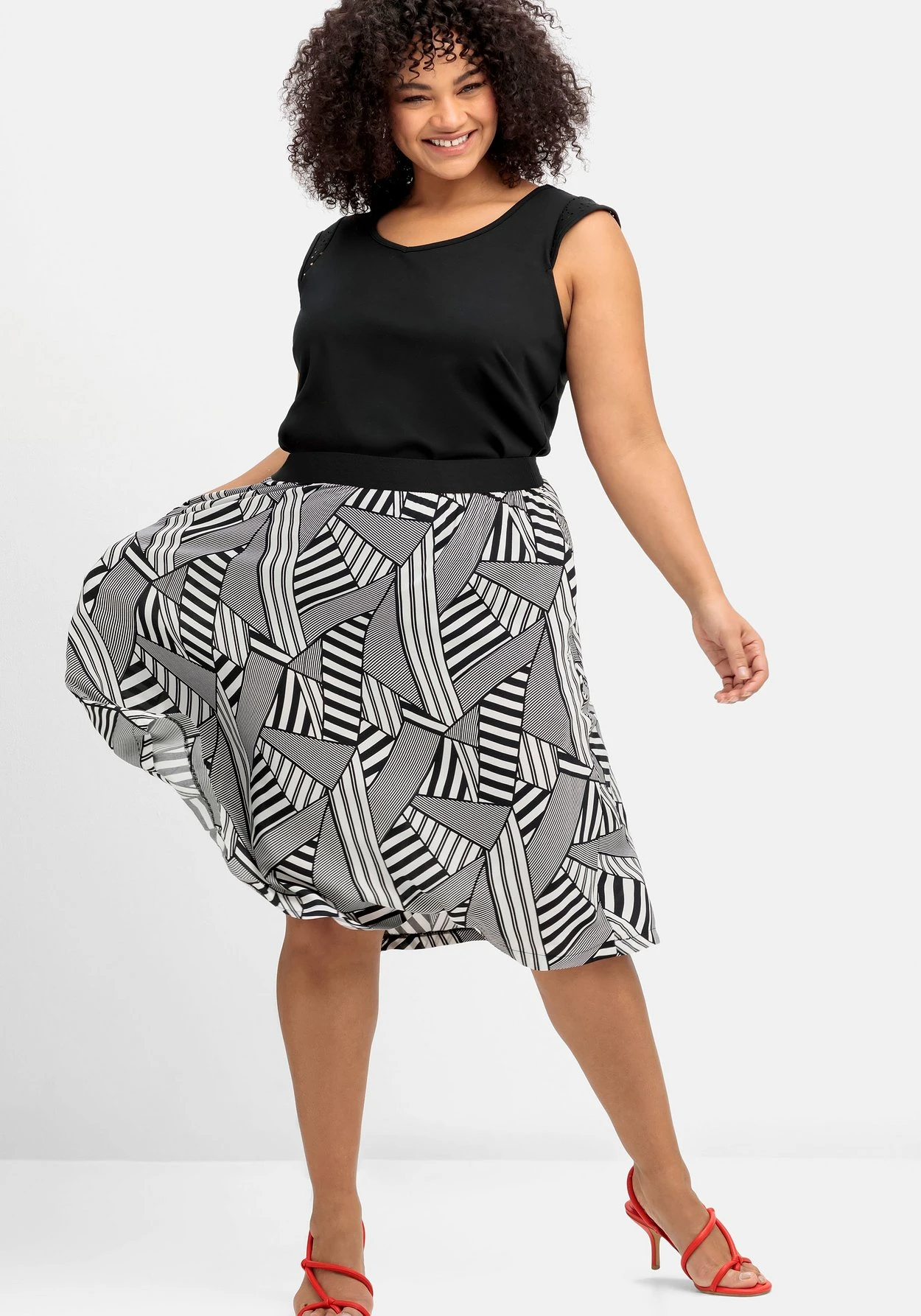 Sheego Midirock Mit Grafischem Muster Und Kontrastbund 3 Sheego Midirock Mit Grafischem Muster Und Kontrastbund