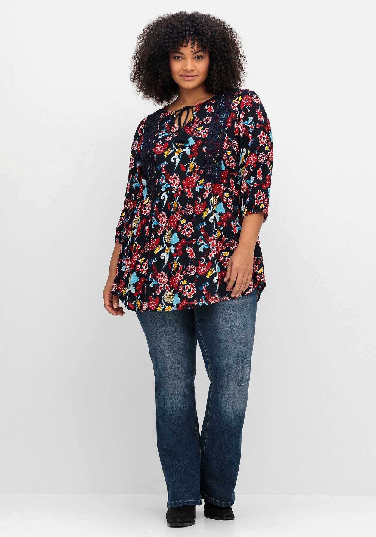 Longtunika Mit Blumendruck, In Crinkle-Optik 6 Longtunika Mit Blumendruck, In Crinkle-Optik – Bild 4