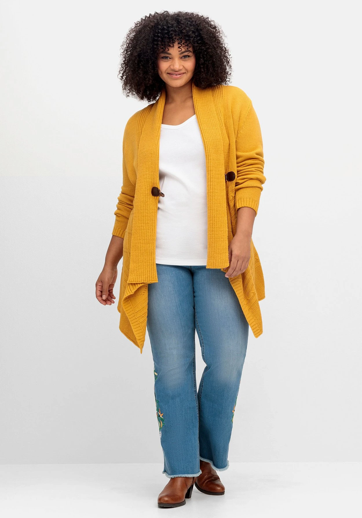 Longstrickjacke Mit Schalkragen Und Zipfelsaum 6 Longstrickjacke Mit Schalkragen Und Zipfelsaum – Bild 4