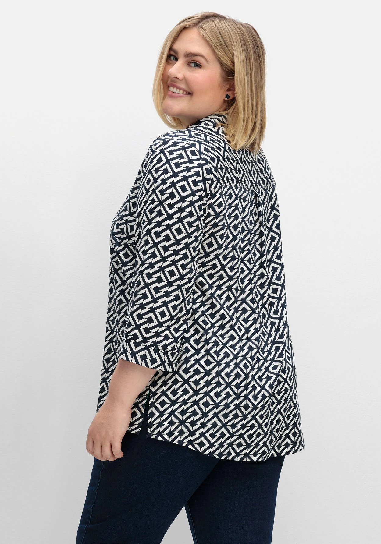 Sheego Tunika Mit Grafischem Alloverprint 4 Sheego Tunika Mit Grafischem Alloverprint – Bild 2