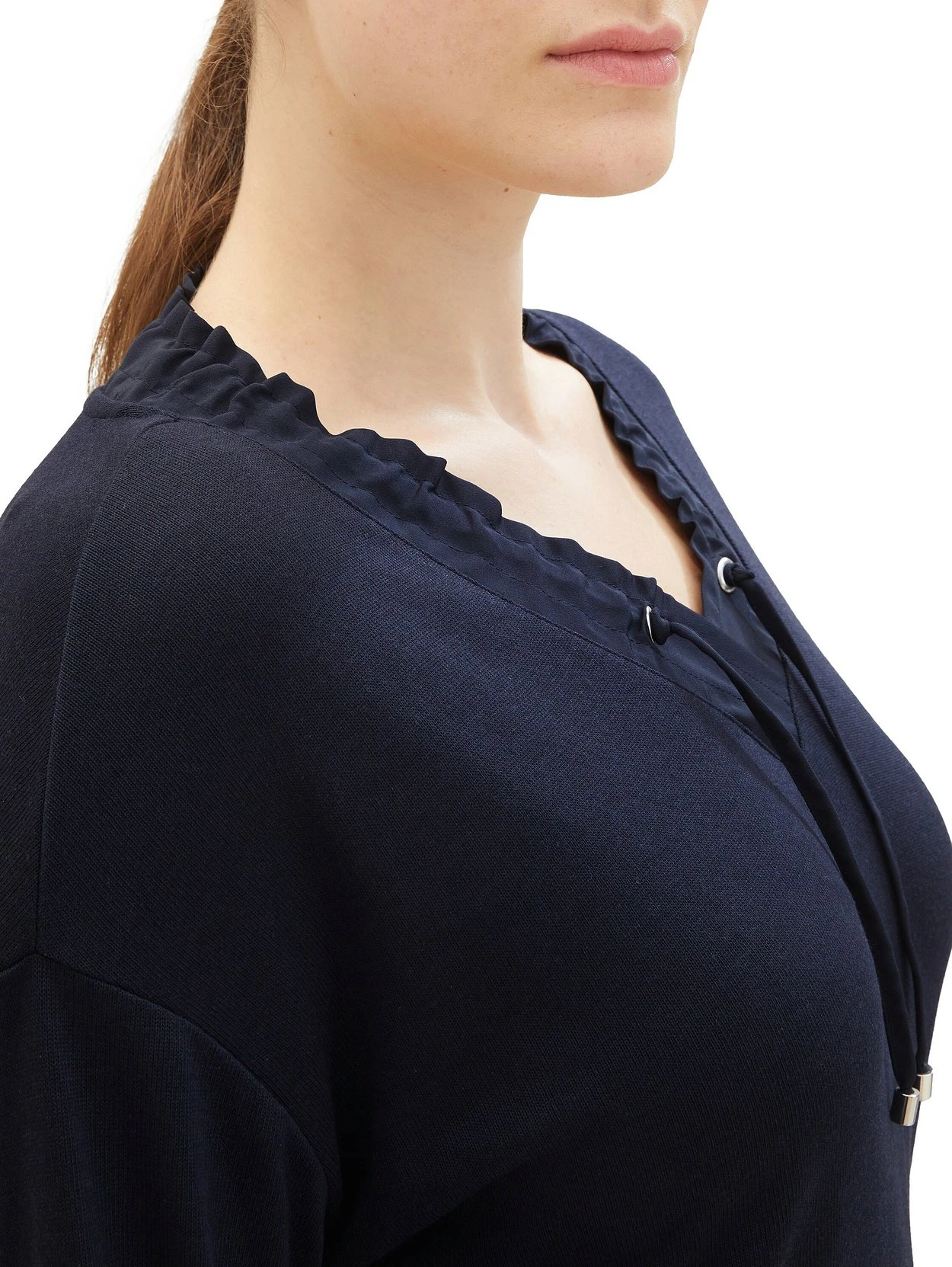 Langarmshirt Mit Gerüschtem V-Ausschnitt 6 Langarmshirt Mit Gerüschtem V-Ausschnitt – Bild 4